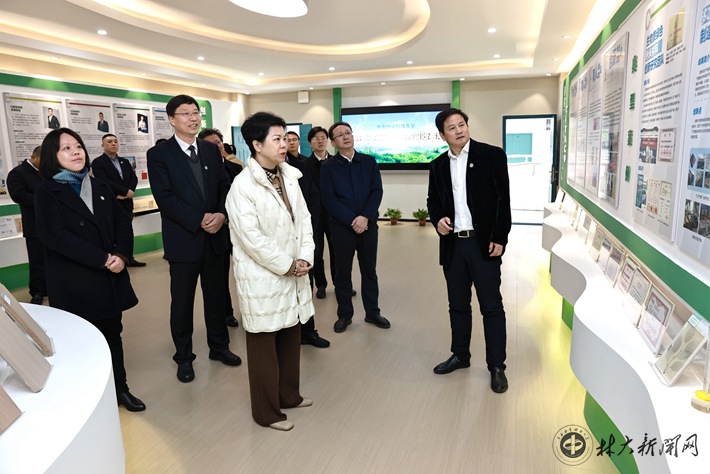 省委常委、常务副省长张迎春来校调研