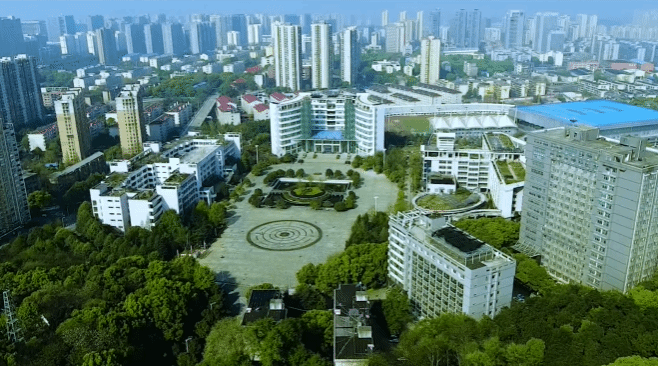 林大青年为祖国歌唱